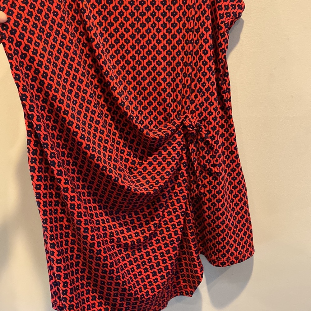 Banana Republic long camisole gathered on the frnt left side medium red & n blue - Picture 2 of 6